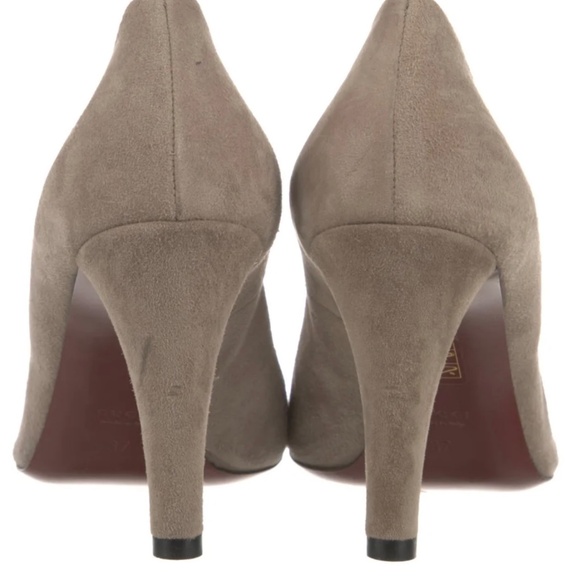 Gucci Suede Tassel Accents Pumps Women's Size: 7 - Picture 3 of 5